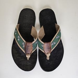 L.L. Bean Maine Isle Flip Flops Sandals Dragonfly Green Size 7